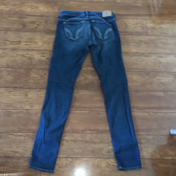 Hollister dark wash skinny jeans - Picture 2 of 3